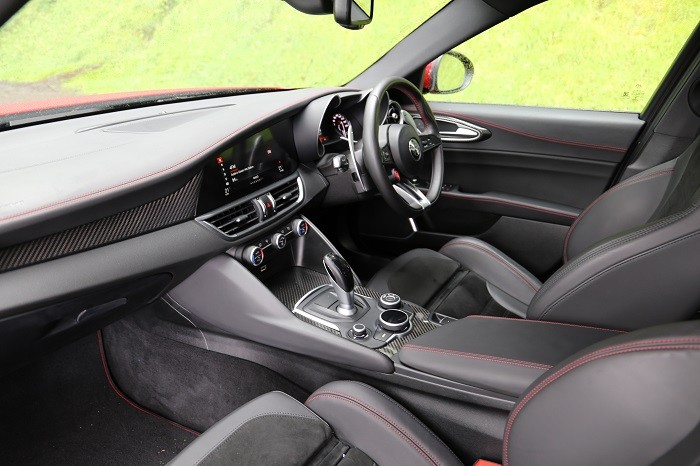 Alfa Romeo Giulia Quadrifoglio interior