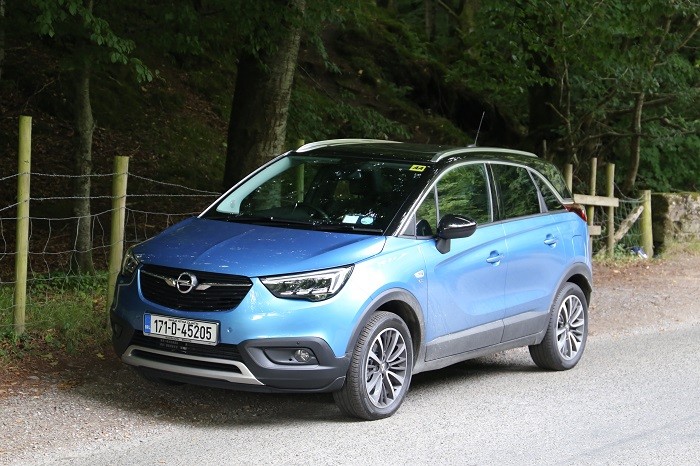 2017 Opel Crossland Blue SE model