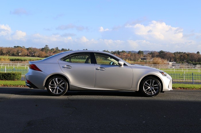 Lexus IS hybrid