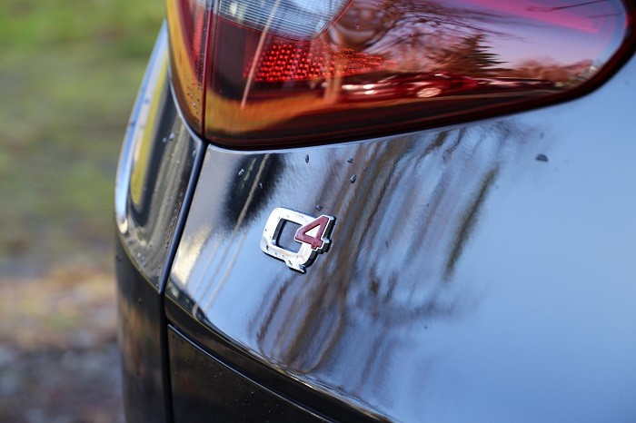Stelvio Q4 Petrol