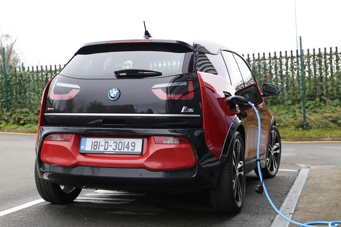 New BMW i3s