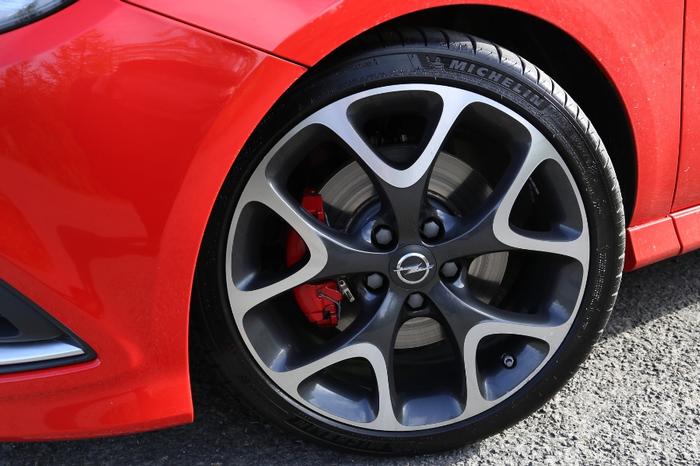 Opel Corsa GSi Tyres