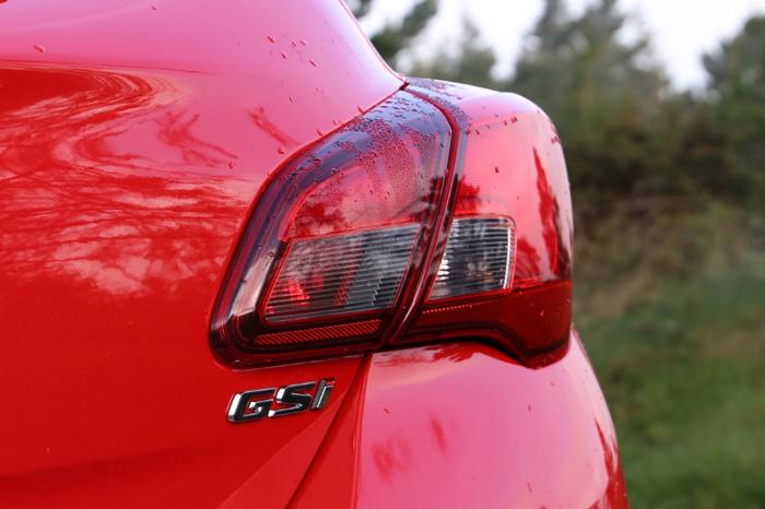 Opel Corsa GSi Features