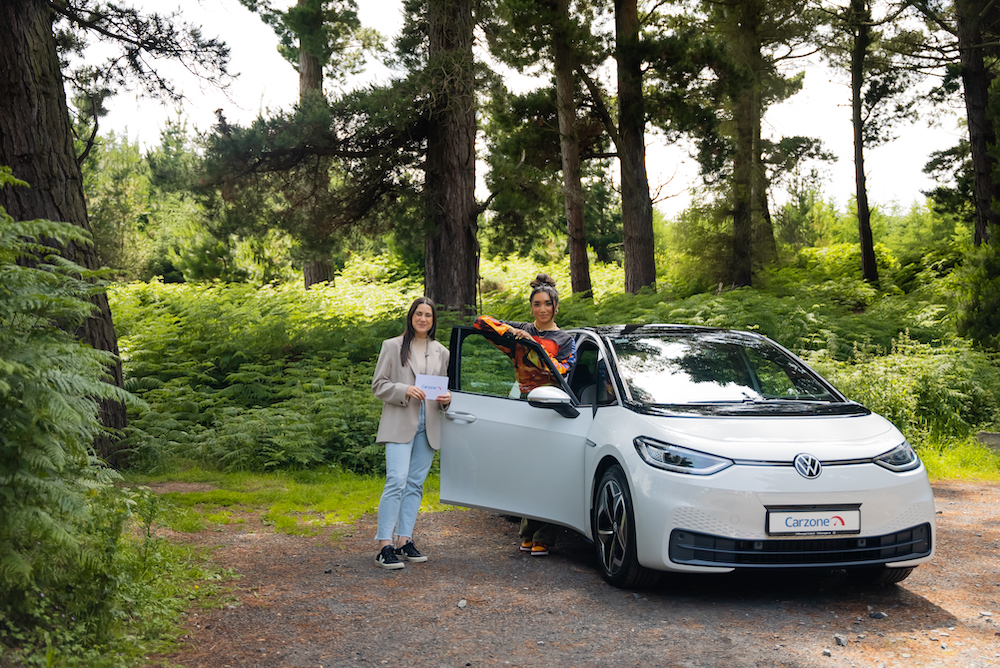 Erica-Cody Irish SInger Songwriter and the Volkswagen ID.3