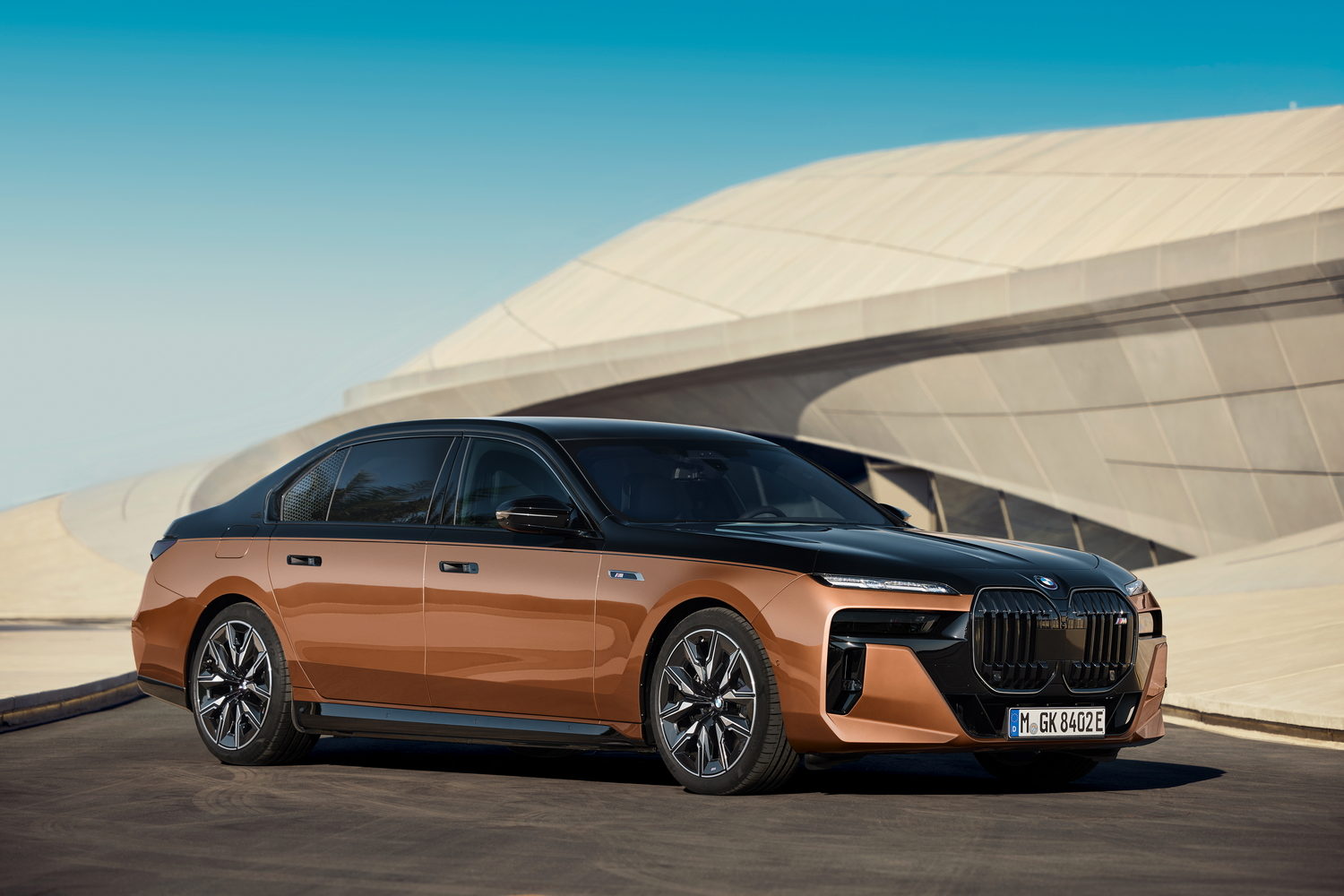 BMW i7