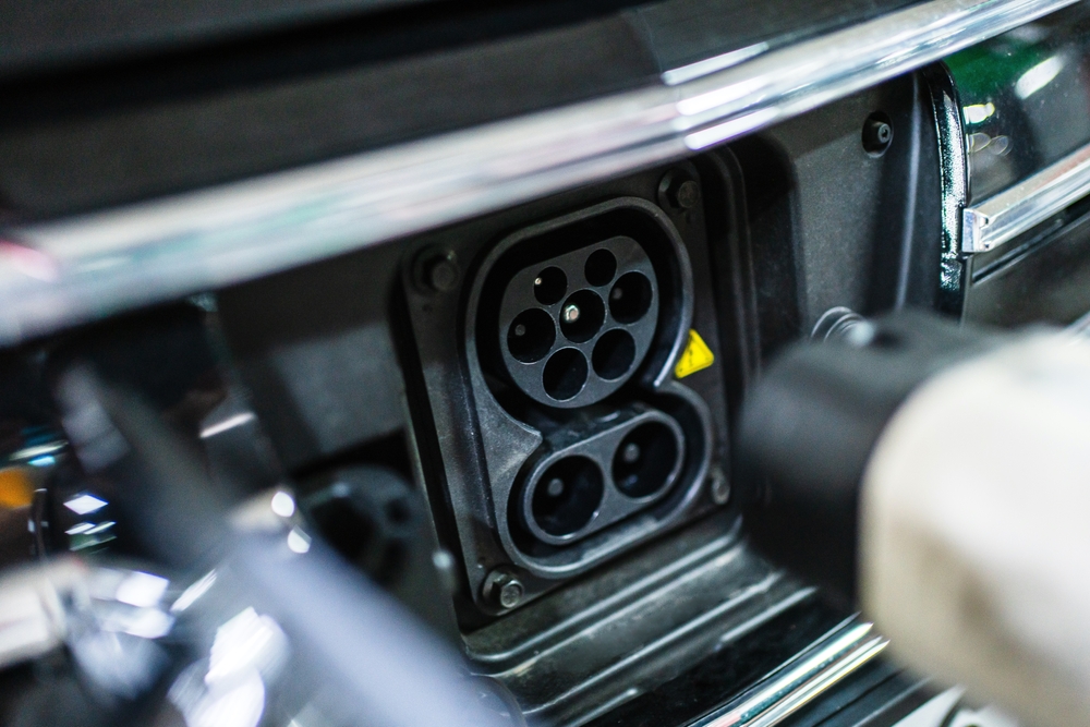 ev-charge-plug
