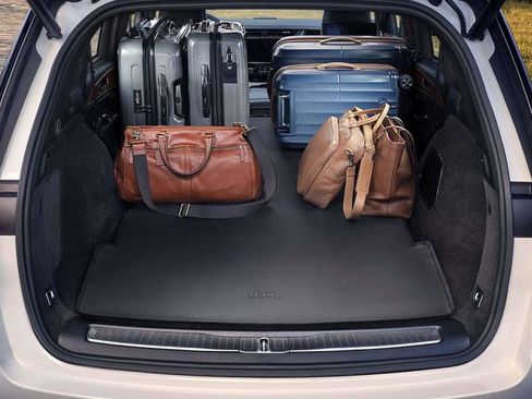 Grand Cherokee Cargo