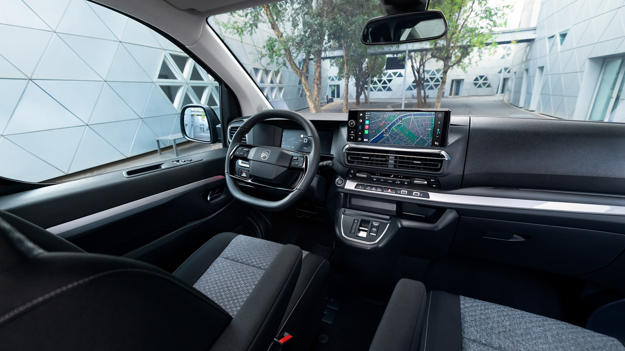 ë-SpaceTourer Interior