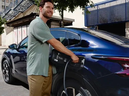 ë-C4 X Easy charging on-the-go