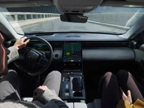 e-C5 Aircross Interior