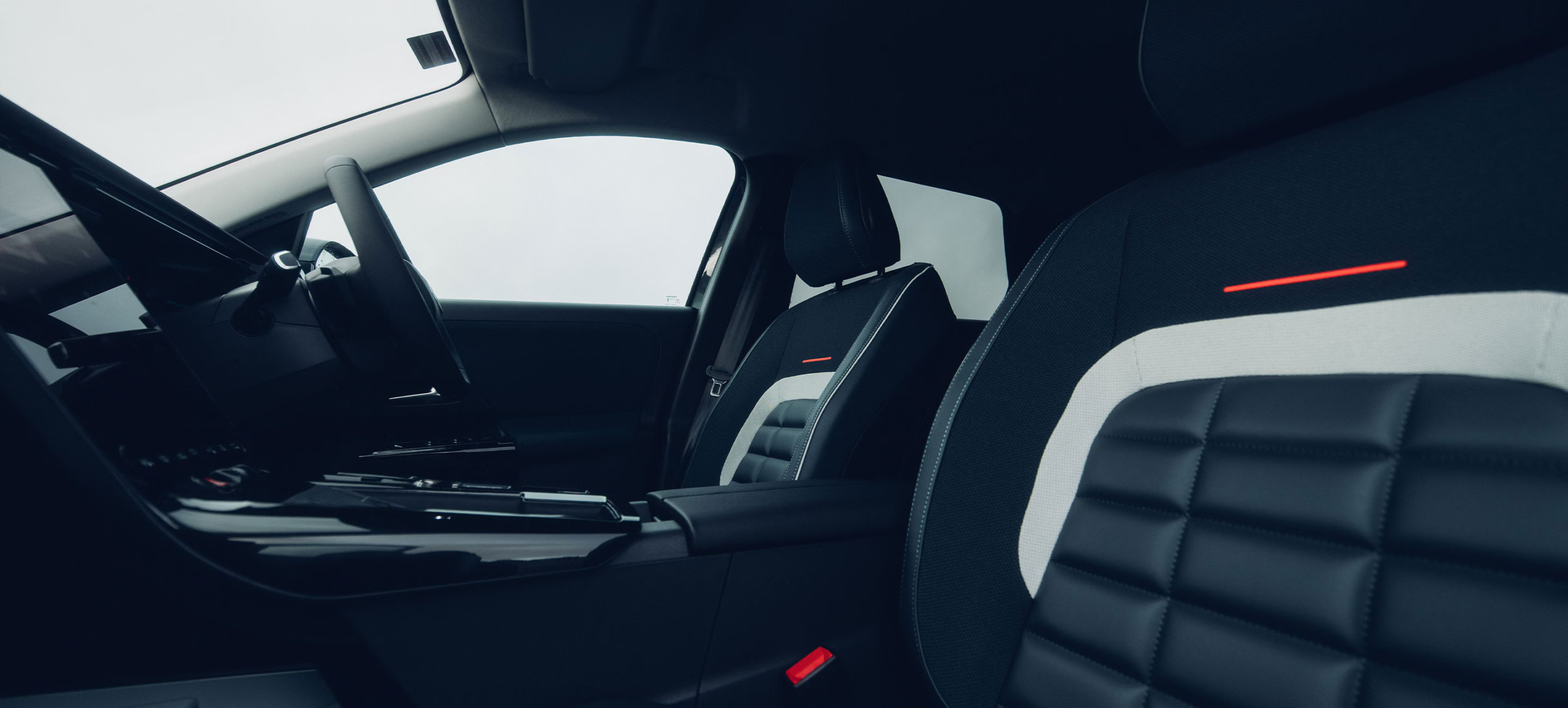 e-C5 Aircross Interior