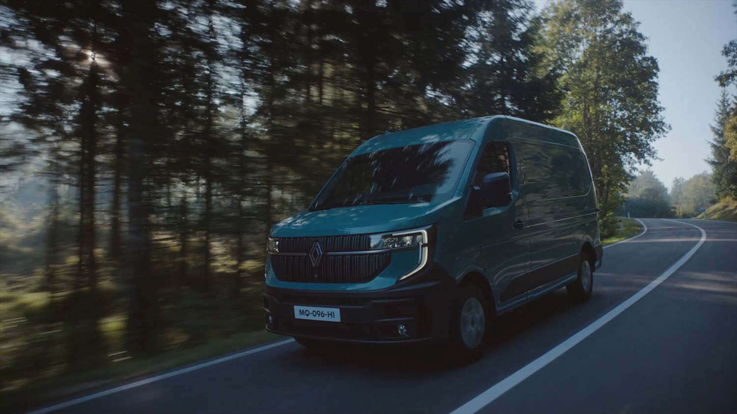 Master E-Tech Exterior