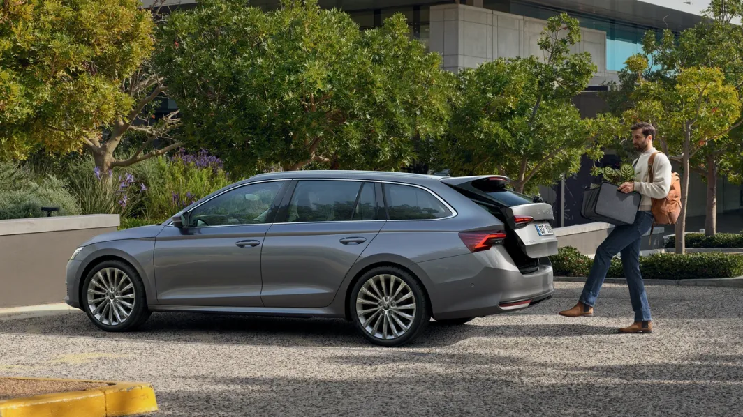 Octavia Combi Exterior