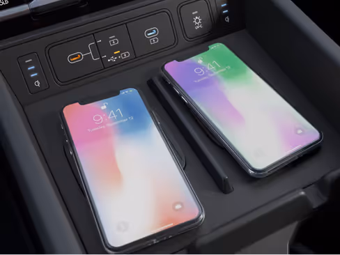 Santa Fe PHEV Dual Wireless Charging