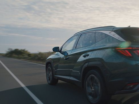 Tucson Hybrid Crosswind Stabilisation Control