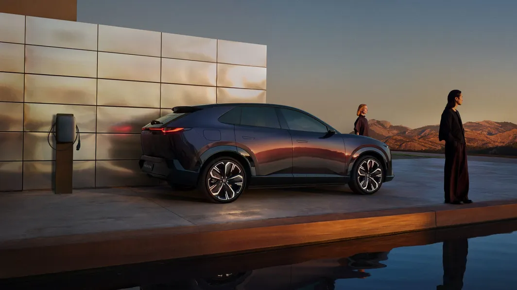 MAZDA CX-6e Exterior