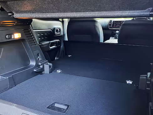 C5 Aircross Commercial Cavernous Space
