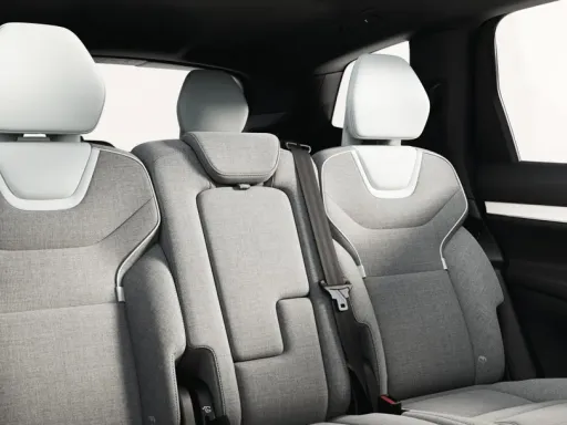 EX90 Full-sized ergonomic seats