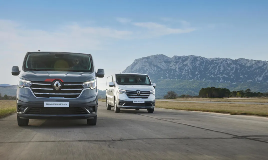 New Renault Trucks Trafic Red EDITION