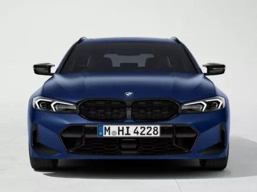 BMW 3 Series Touring M split kidney grille