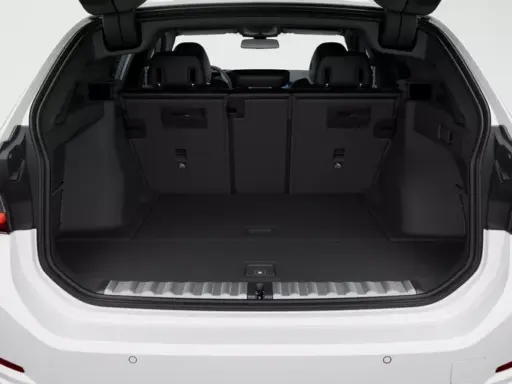 BMW 3 Series Touring Plug-in plenty of space