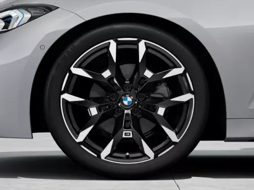 BMW 3 Series Saloon Plug-in Hybrid 19" M light alloy double-spoke wheels