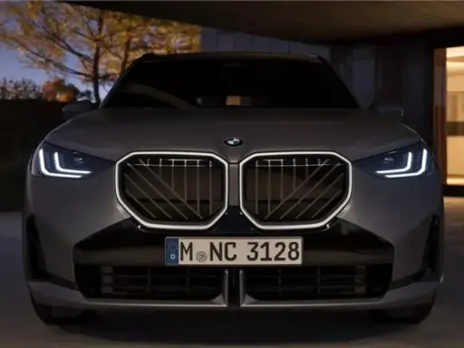 BMW X3 Iconic Glow Kidney Grille