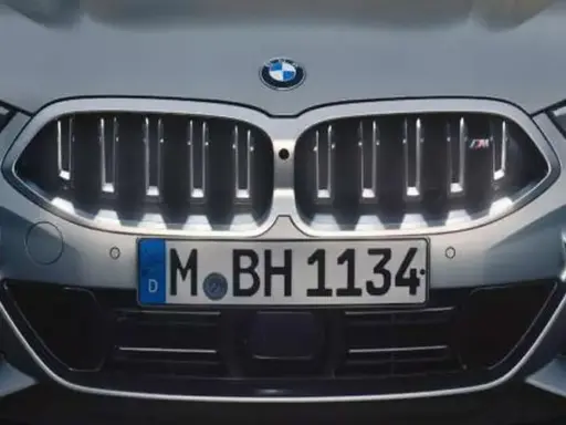 BMW 8 Series Coupé Kidney Grille Iconic Glow