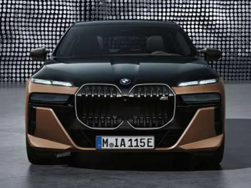 BMW i7 M70 xDrive Kidney Iconic Glow