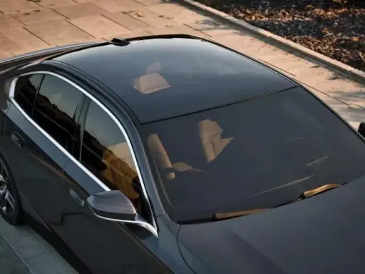 BMW 5 Series Saloon Plug-in Hybrid Panoramic Glass Sunroof