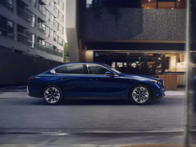 BMW 5 Series Saloon Exterior
