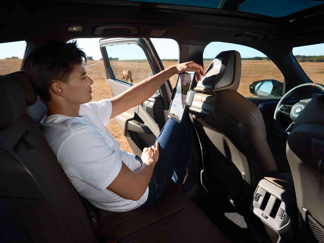 BMW Spring Summer Accessories Travel & Comfort System