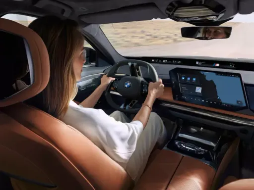 THE NEW BMW i3 SALOON.