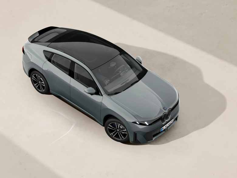BMW iX4