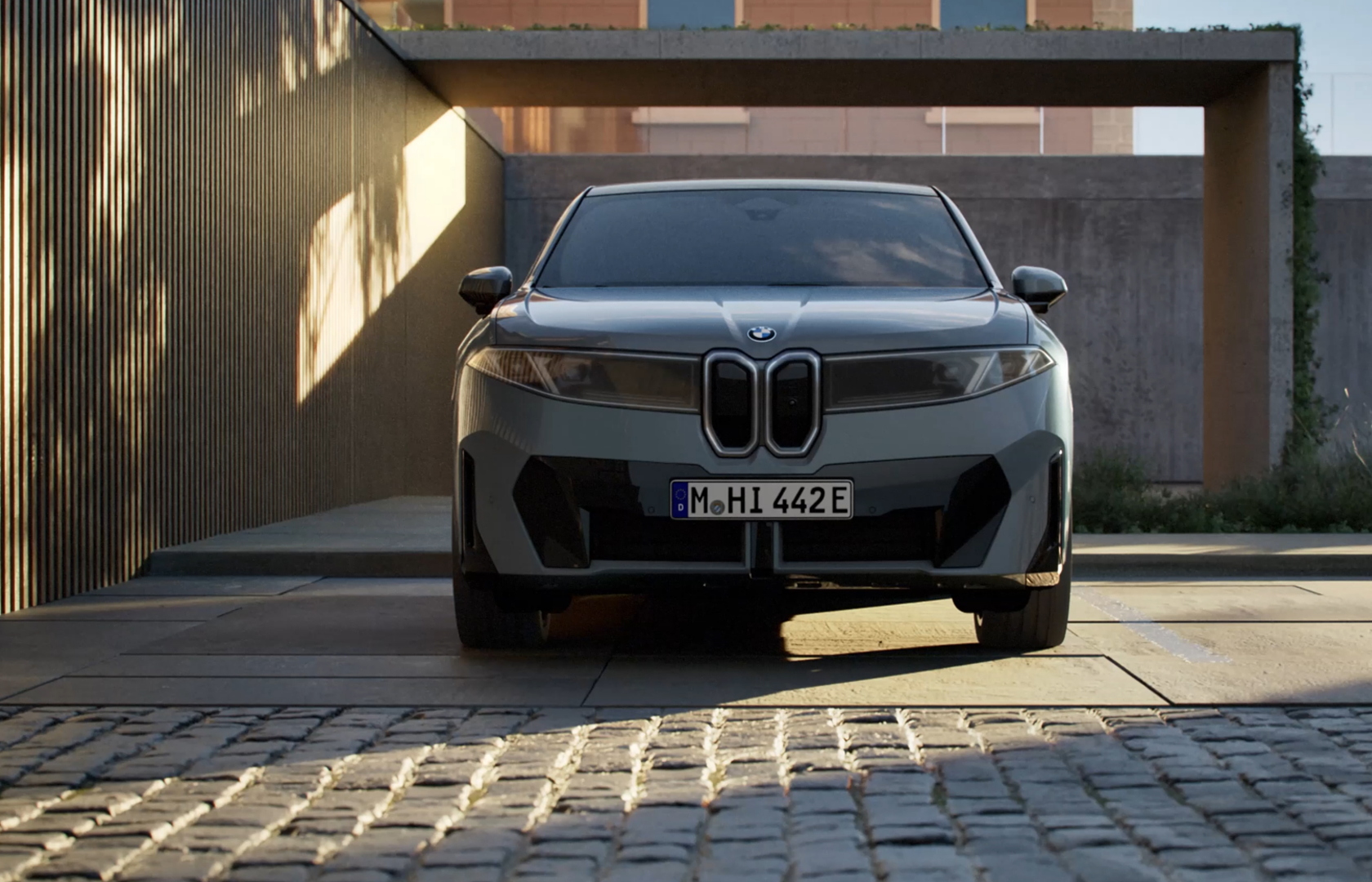 BMW iX4