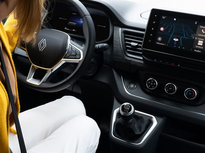 trafic passenger design interior